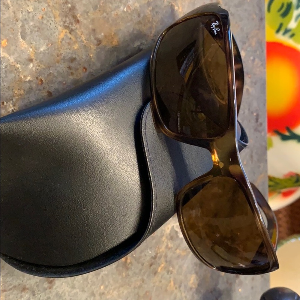 Ray-Ban Women’s Tortoise Brown Polarized Sunglasses